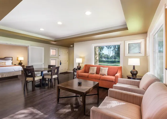 Wyndham Orange Tree Two 2br *